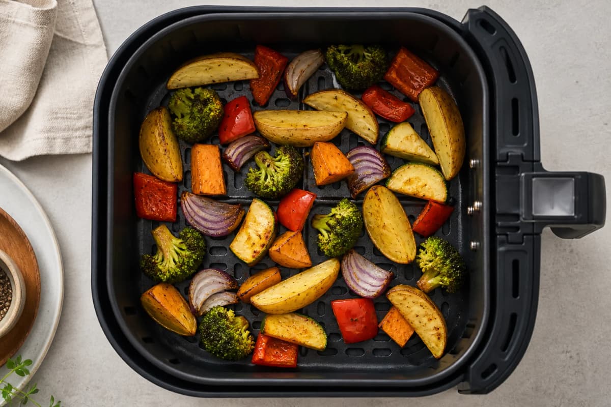 Forstå luftstrømmen – redaktionel illustration til airfryer-guide