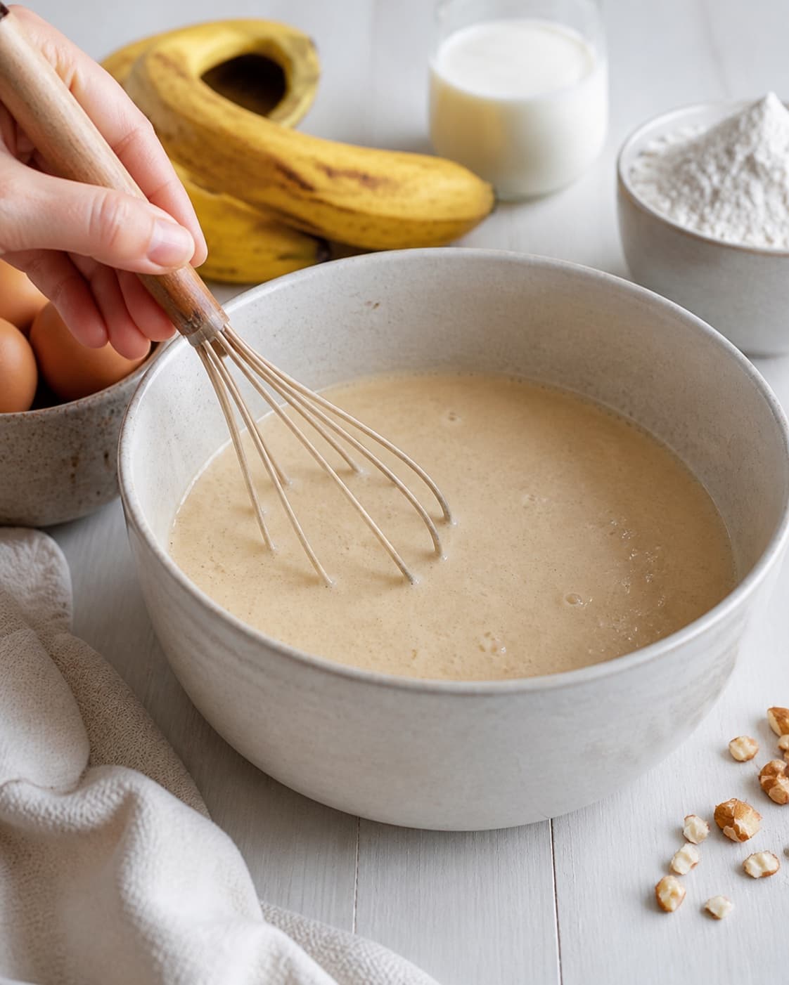 Rested cohesive mixture for bananpandekager ready for the pan under tilberedningen af bananpandekager