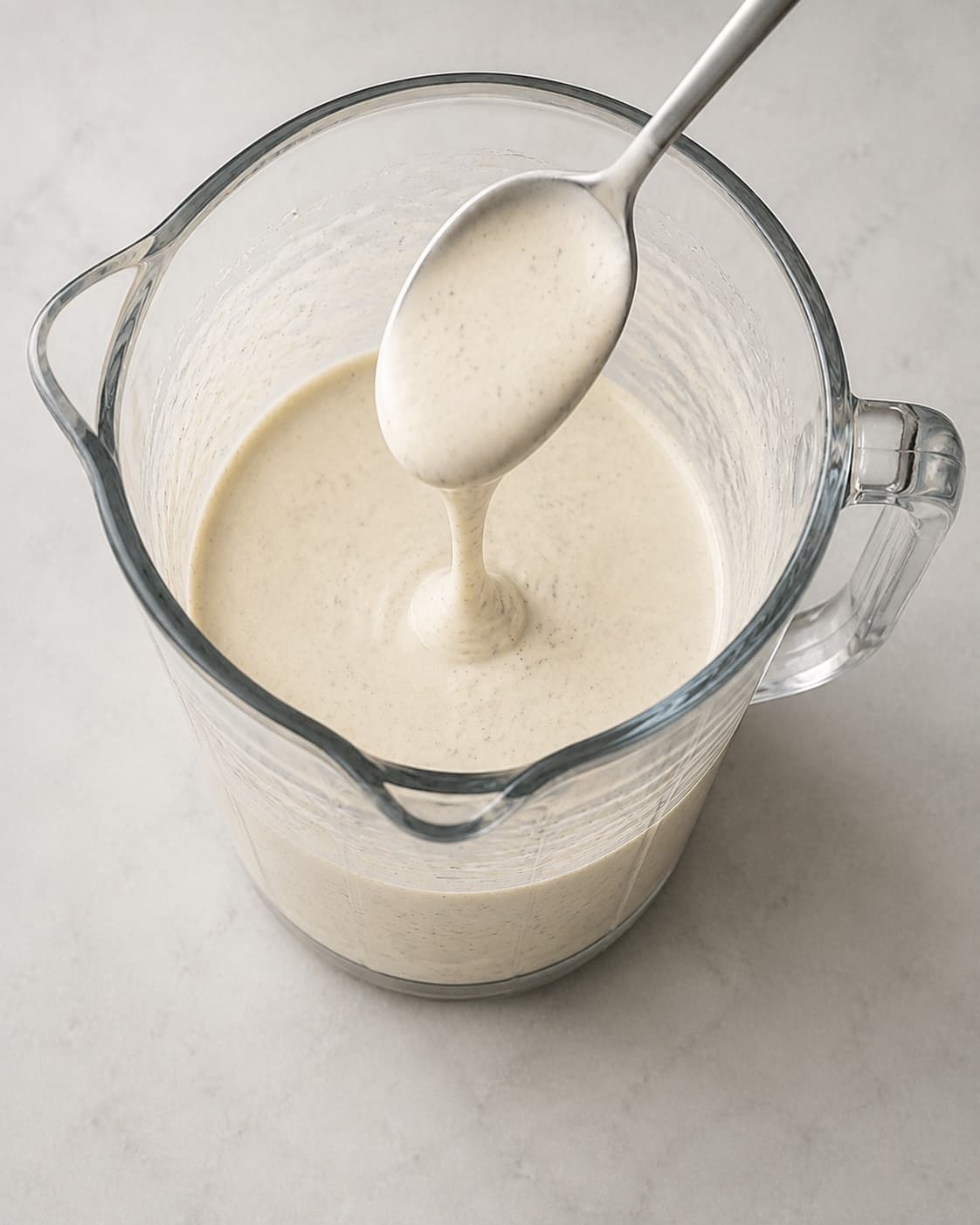 Coleslawdressing blendes glat til cirka 360 gram