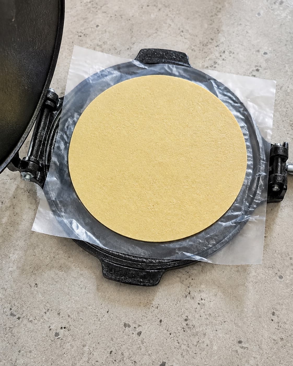 Majstortilla presses til 18 centimeter og 1,5 millimeter