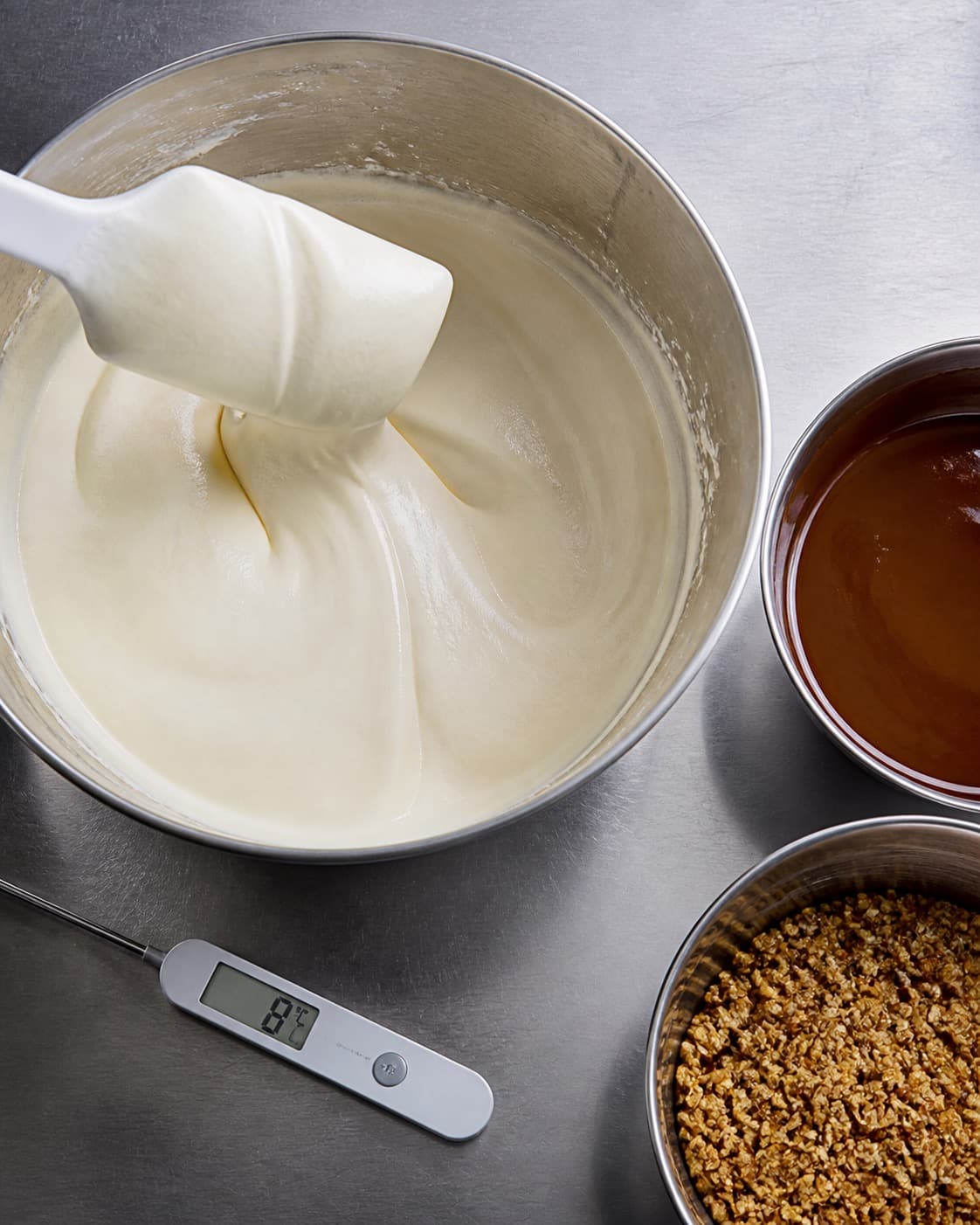 Kold mascarpone-isbase foldes ved højst 8 grader