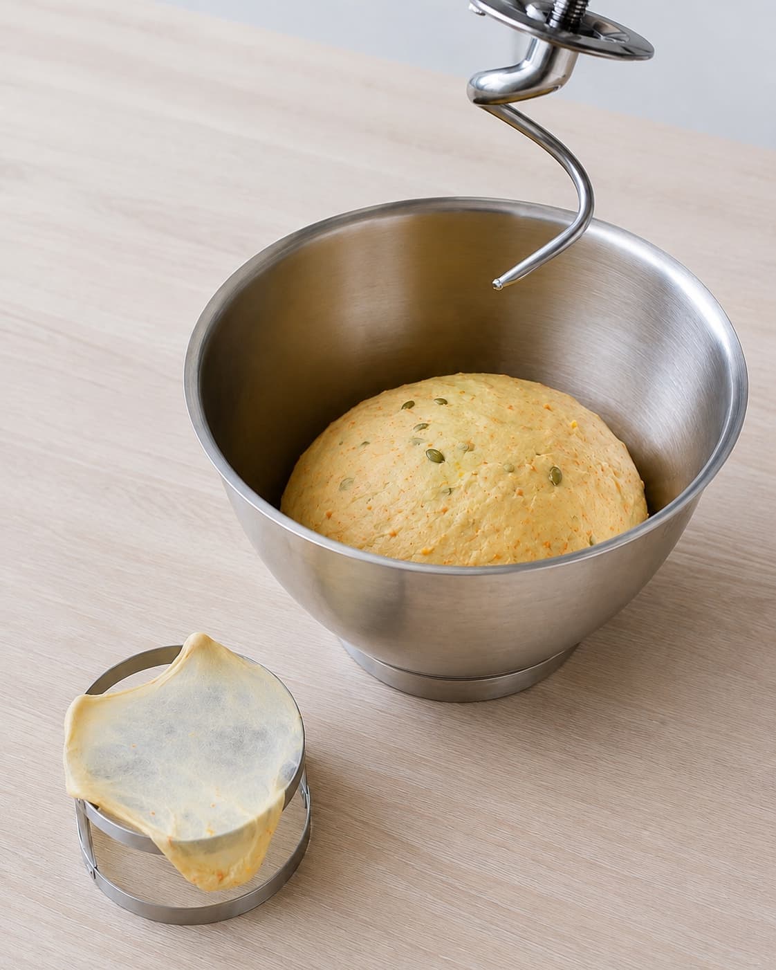 Proteinbolledej æltes til 1340 gram og 25 grader