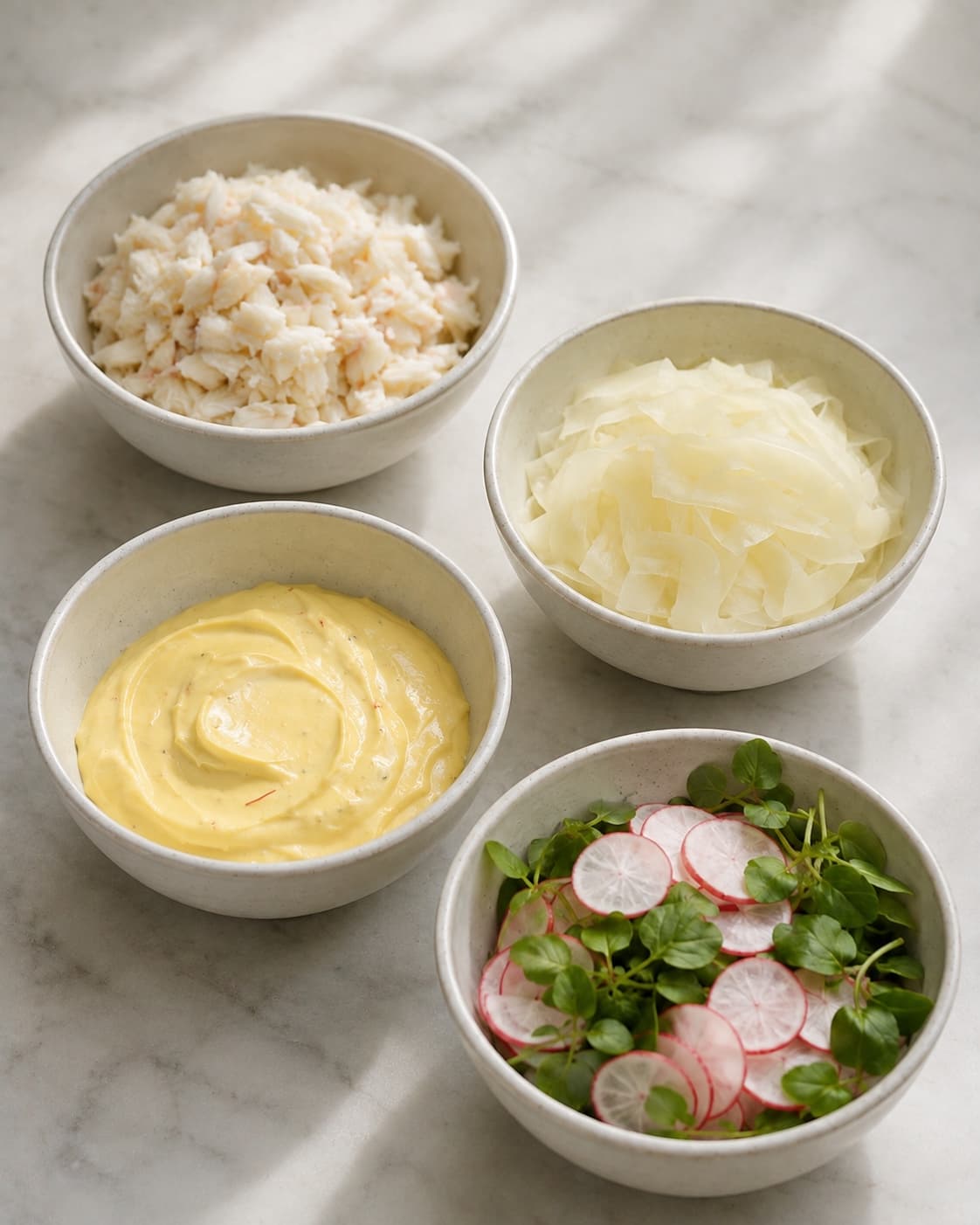 Krabbe, kålrabi, safrancreme, radise og brøndkarse holdes kolde